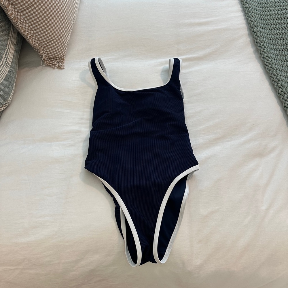 Lain Snow One Piece in Navy